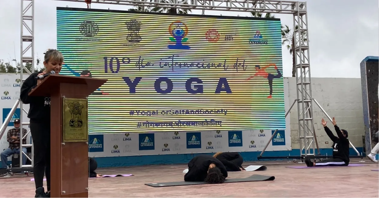 Invitados del día internacional del Yoga